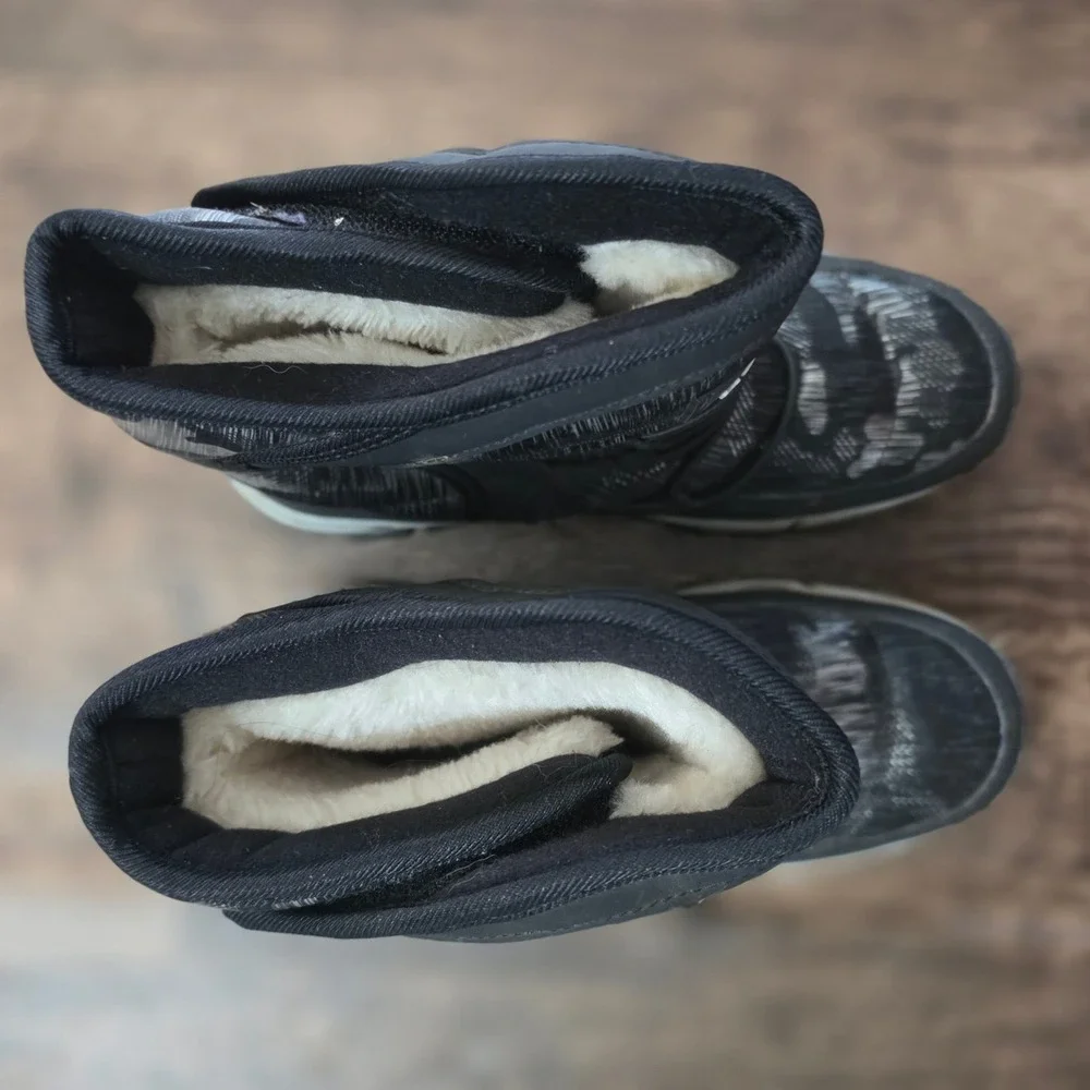 HOBIBEAR Snow Boots Kids Size 5 Black Grey Camo Faux Fur Lined AW3771